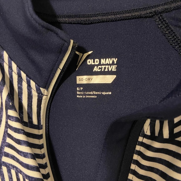 Active fitted quarter zip long sleeve top - Picture 3 of 4